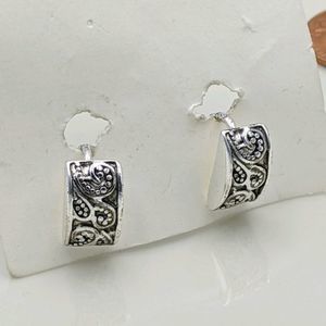 ✨3 for 25✨Vintage Napier Silver Screwback Earrings